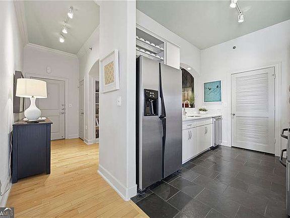 3rd image of 3445 Stratford Rd NE APT 3408