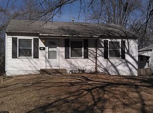 425 Lancashire Rd, Saint Louis, MO 63137