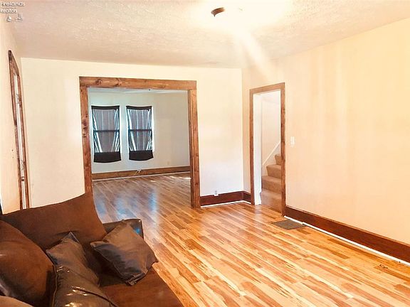 3rd image of 1309 White Ave