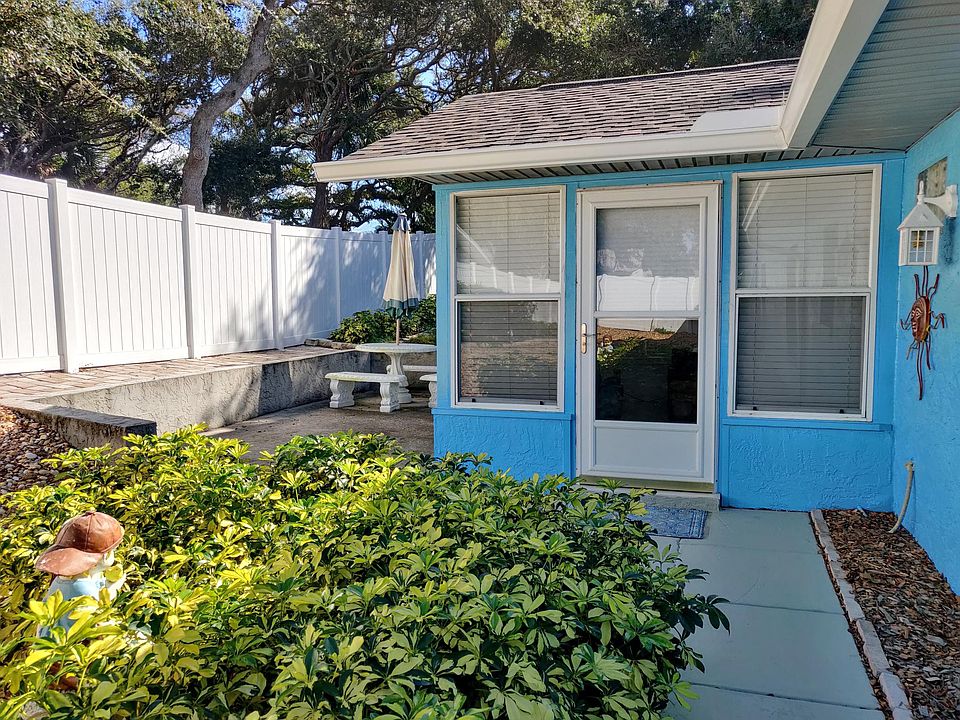 Front entrance to your new apartment and awesome outdoor patio