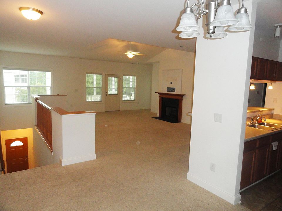 1st image of 1935-203 Tara Ct