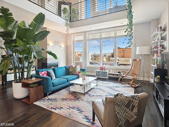 2nd image of 1954 N Damen Ave #3