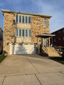8827 N Greenwood Ave, Niles, IL, 60714