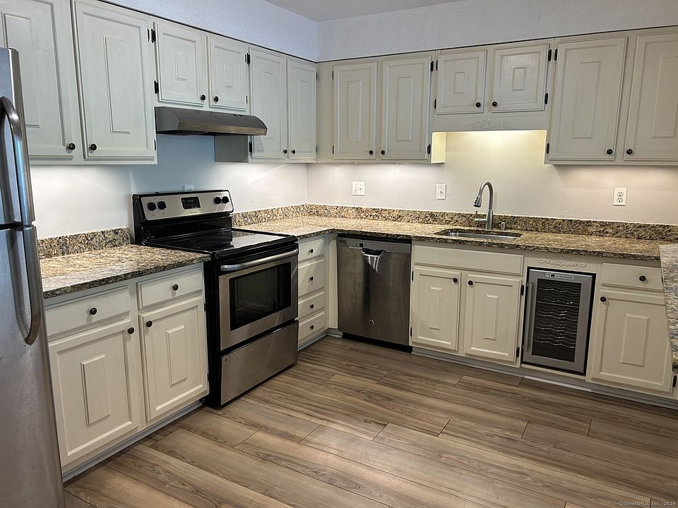 1460 Elm St Stratford CT Zillow