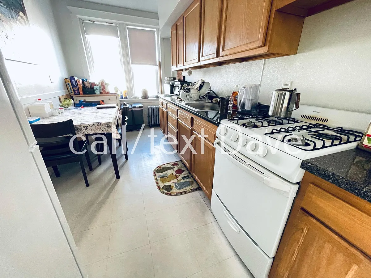 Building Photo - 127 Sutherland Rd #1