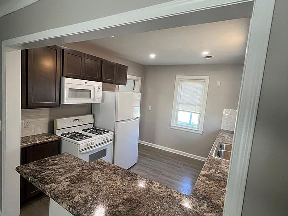 3rd image of 23745 Joy St
