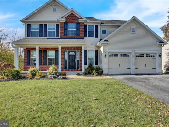 74 Bent Brook Cir, Reading, PA 19606