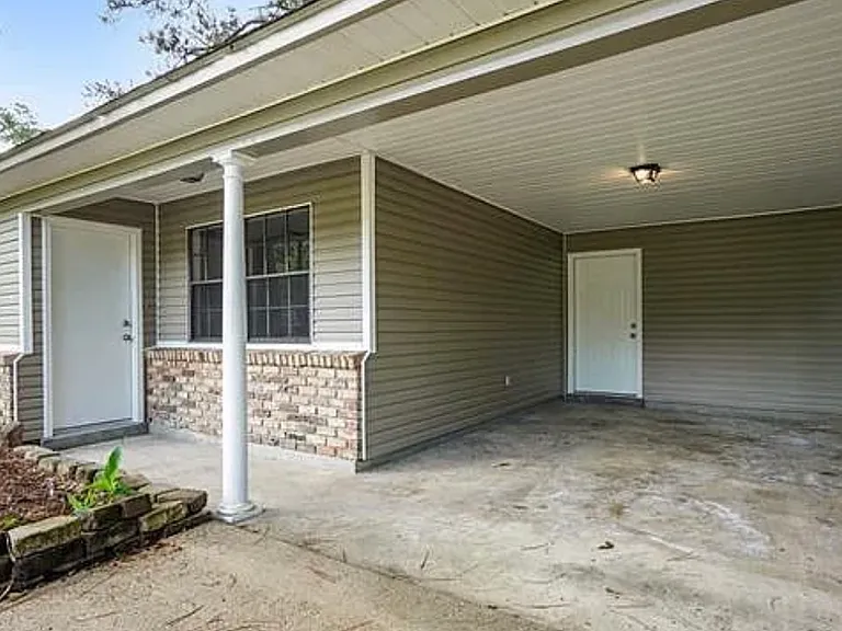 18173 Holly Ridge Dr — Photo 2