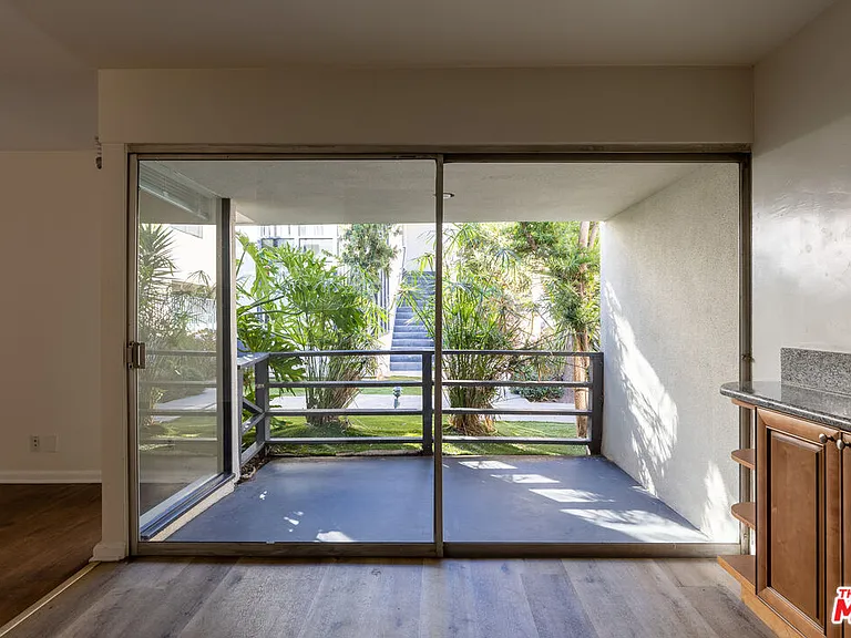 1233 Barry Ave #101 — Photo 5