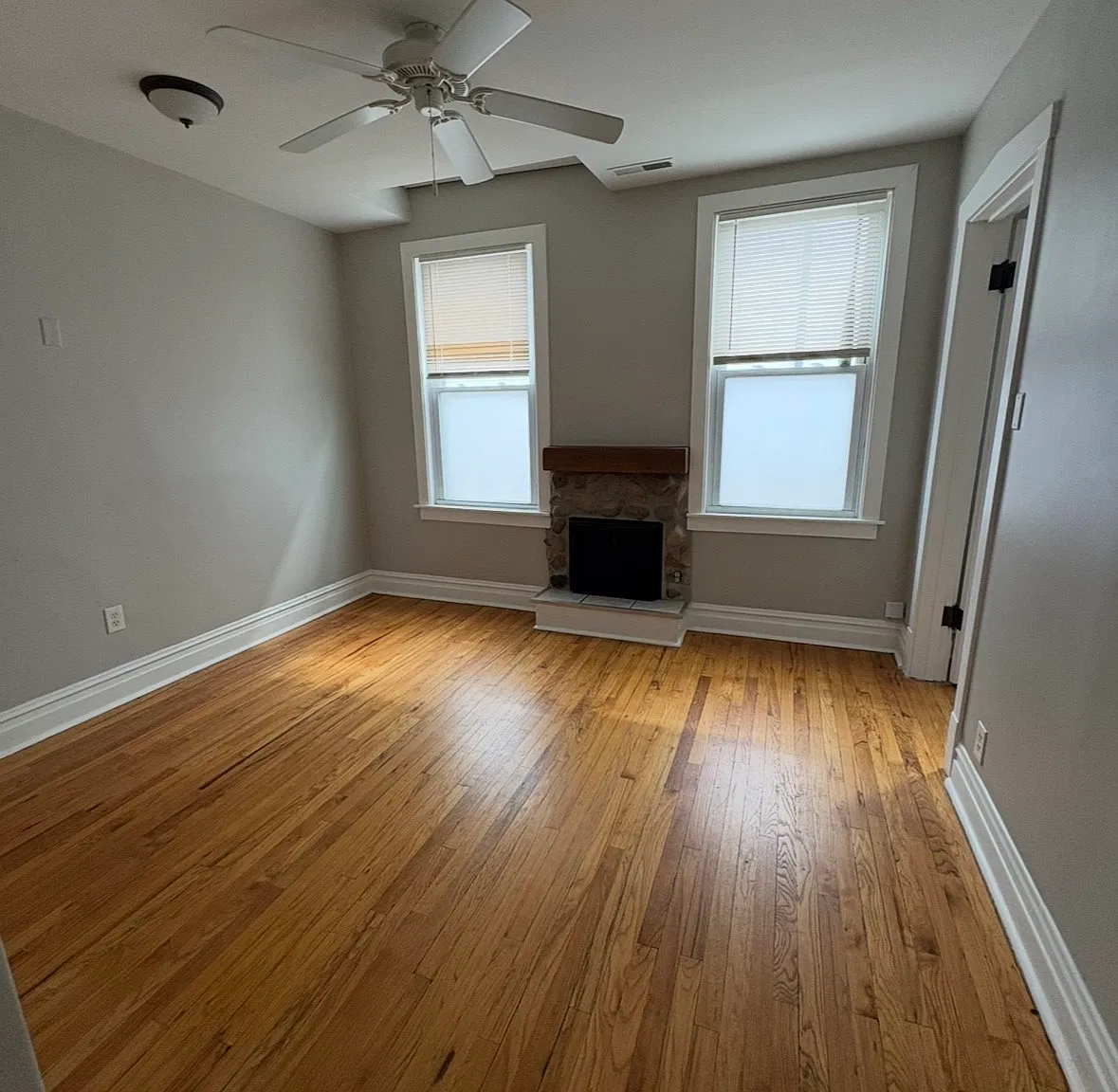 2 bed, 1100 sqft, $2,350 — Photo 4