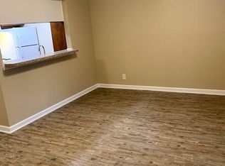 910 N Park St, Brenham, TX 77833