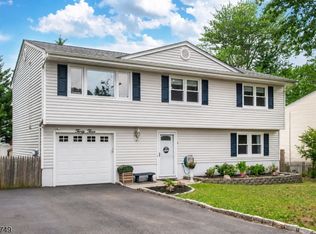 33 Van Buren Ave, Westwood, NJ 07675