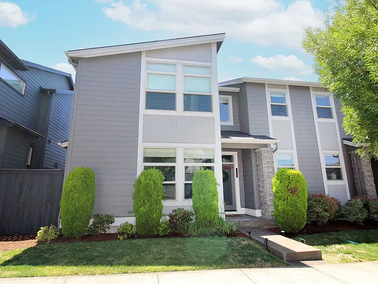 5220 SE Thornapple St — Photo 1