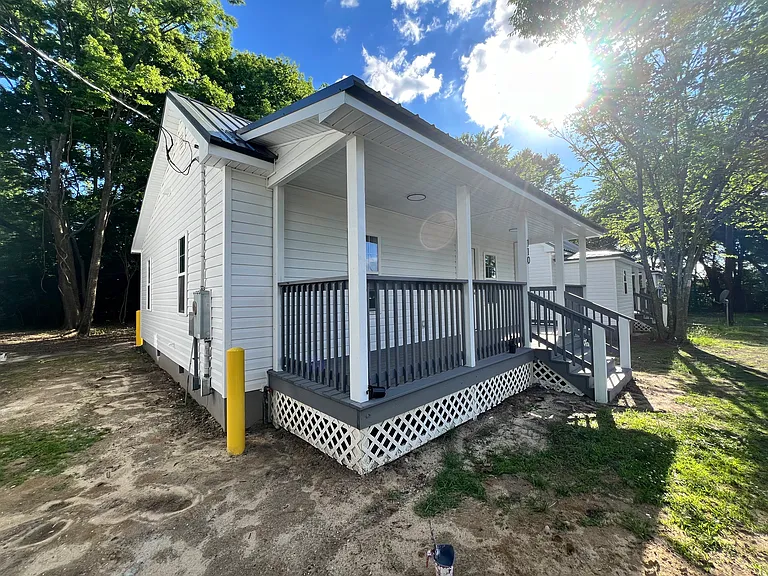 110 E Dewey St — Photo 12
