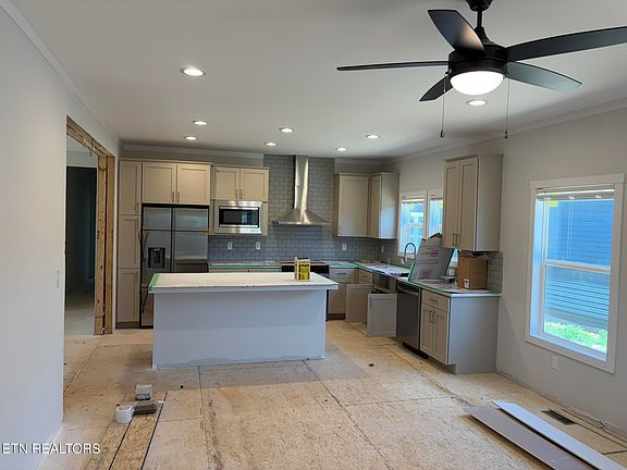 2nd image of 3965 Crimson Clover Ln