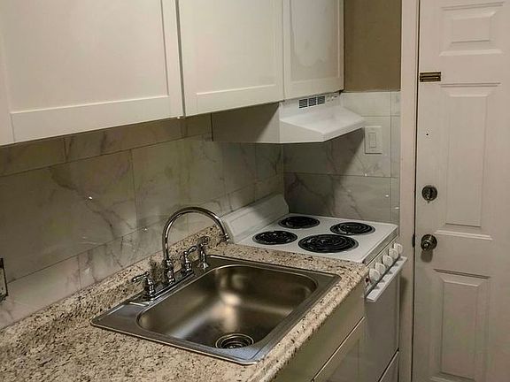 2nd image of 861 E High St Unit 202