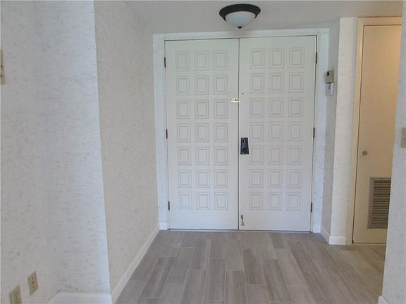 5th image of 1800 SE Saint Lucie Blvd APT 1-102