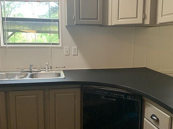 5th image of 11000 Oakdale Dr