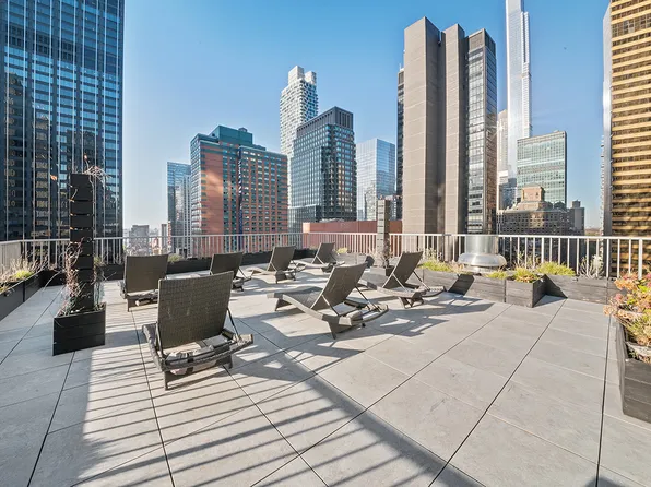 150 West 51st Street image 10 of 12