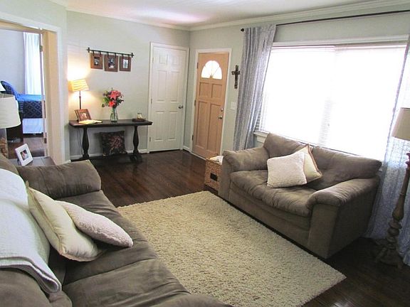 Living Room...jpg