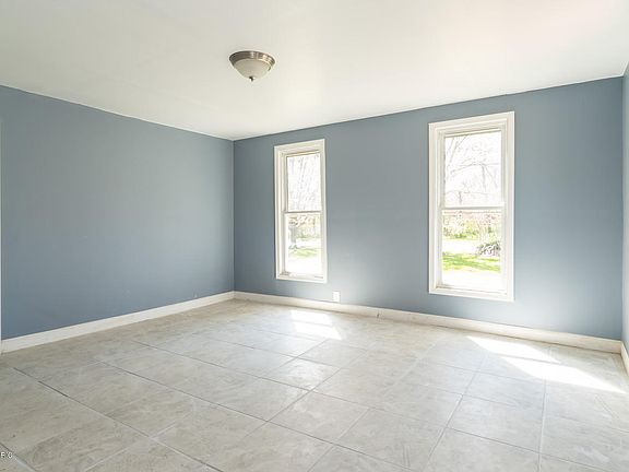 5th image of 311 E Arlington St