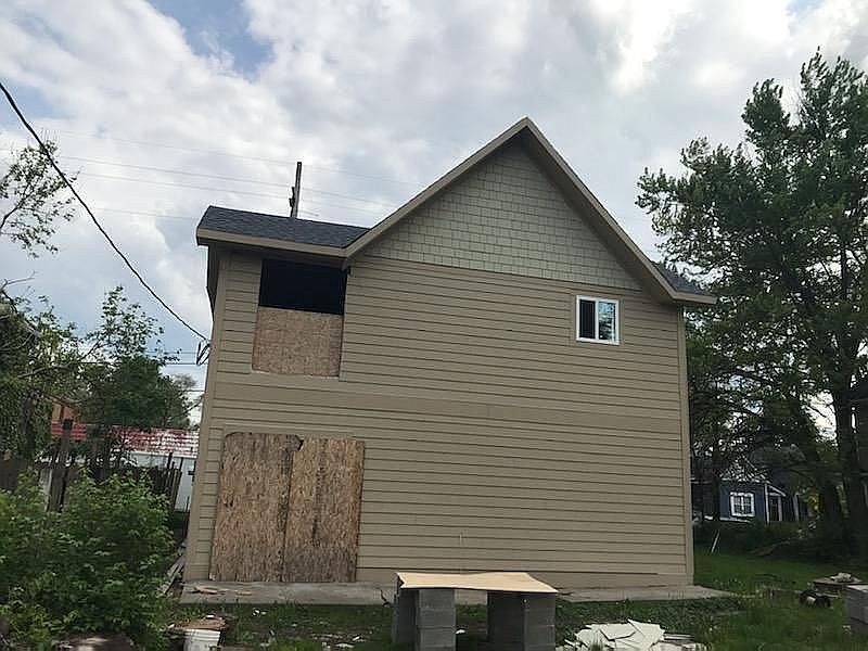 2nd image of 2244 E Michigan St