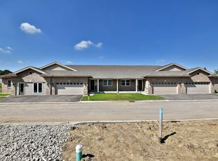 541 N Woodland Ct, Addison, IL 60101