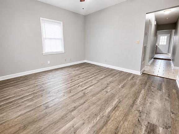 4th image of 607 Warner Ave