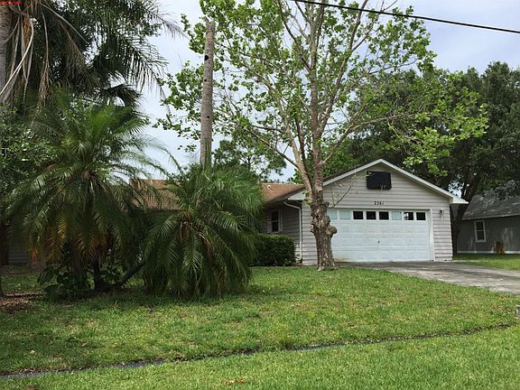 3rd image of 2361 SE Master Ave