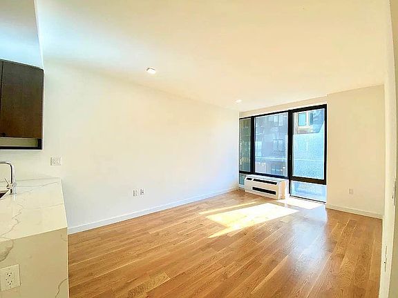 4th image of 21 E 19th St #6