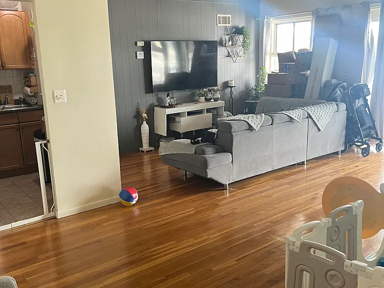 220 Central St #11 — Photo 2