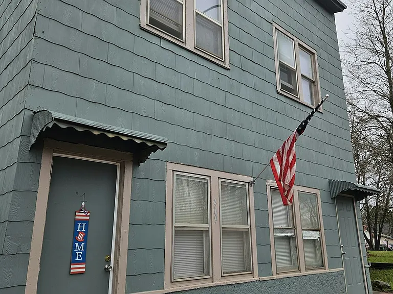 409 N 1st St #3 — Photo 5
