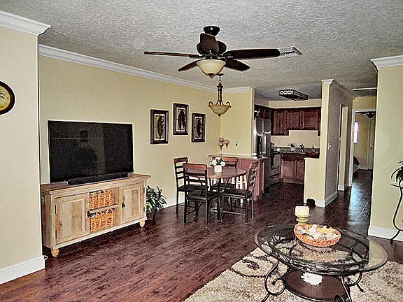 5th image of 516 Crooked Lake Ln APT C