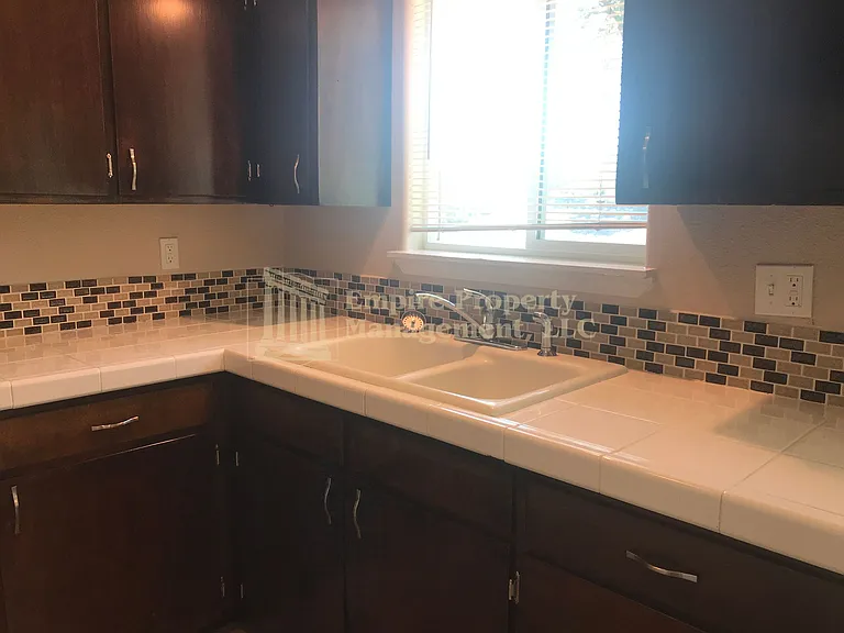 24958 Hunter Ave — Photo 5