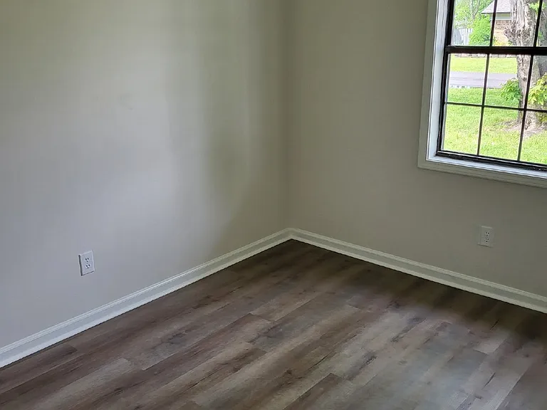 820 Smith Ave — Photo 8