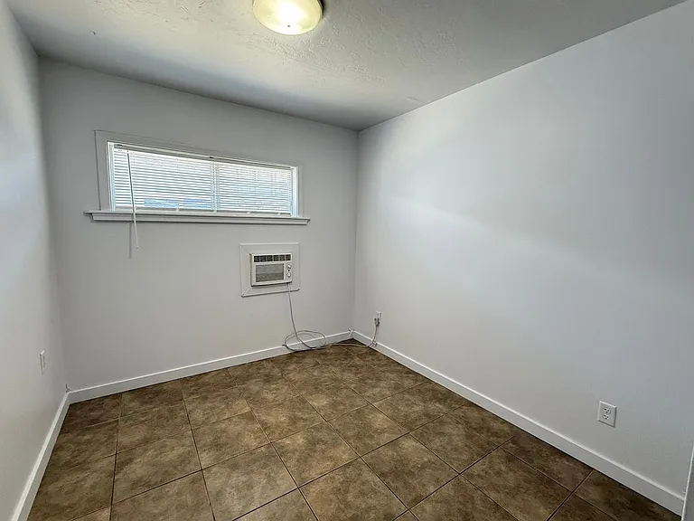 13913 N Palm St #12 — Photo 7