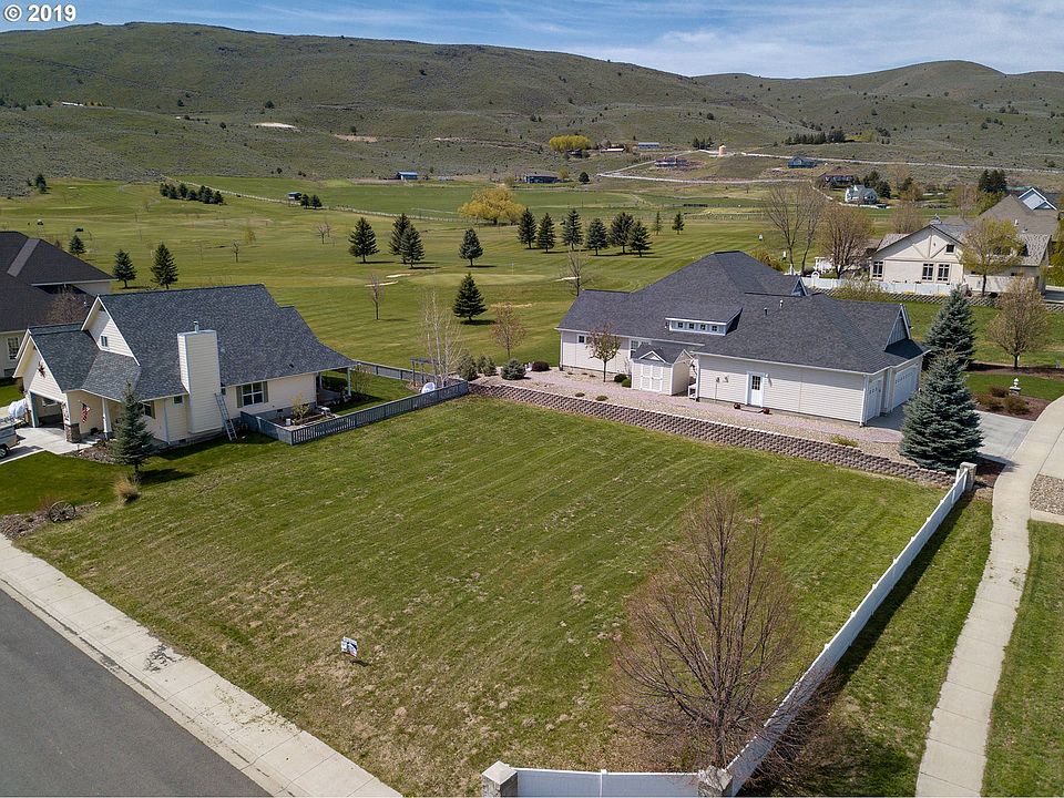 1st image of 895 W Fairway Dr