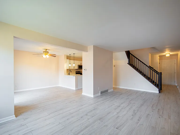 174 Harvard Rd — Photo 12