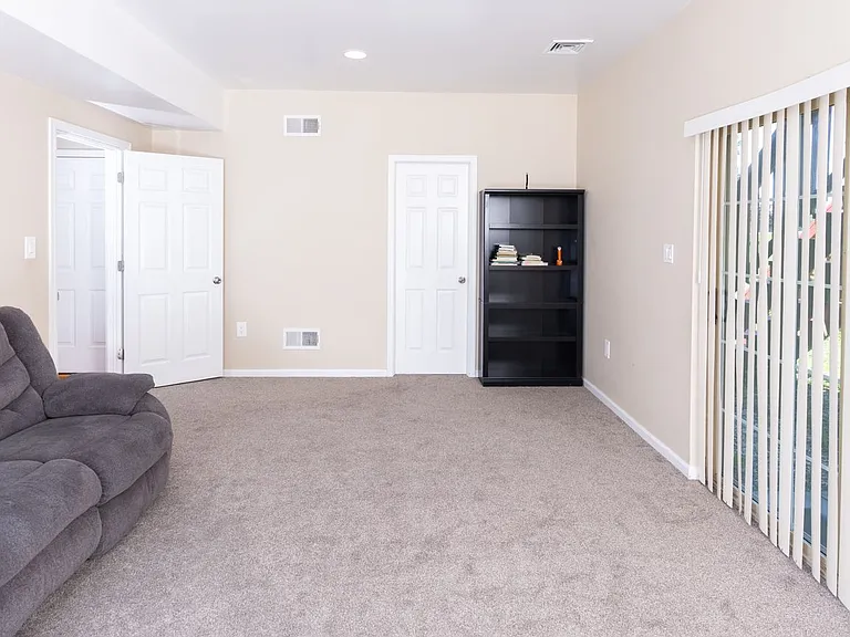 2072 Sheaffer Rd — Photo 58