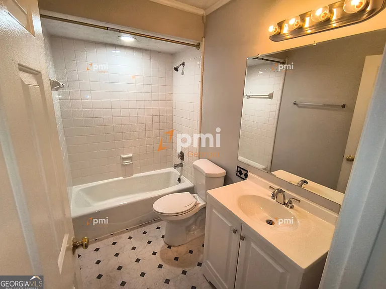 102 Peachtree Ct — Photo 8