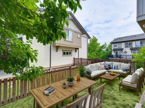 19505 68a Ave #121, Surrey, BC V4N 6K3