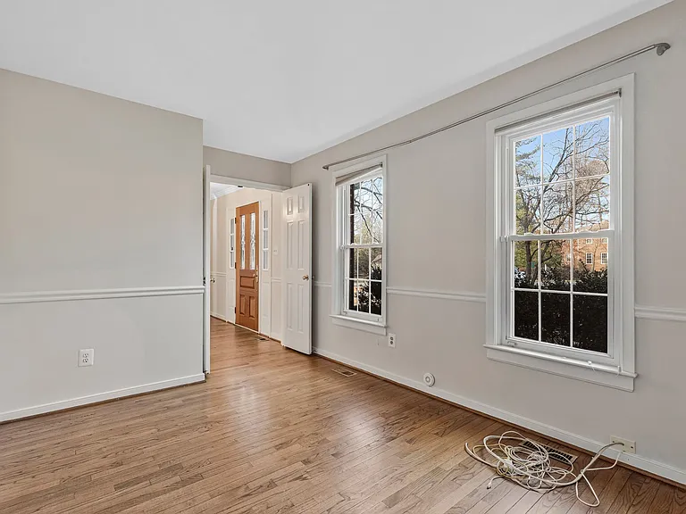 1215 Delta Glen Ct — Photo 31