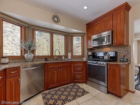5th image of 8220 Woodspur Dr