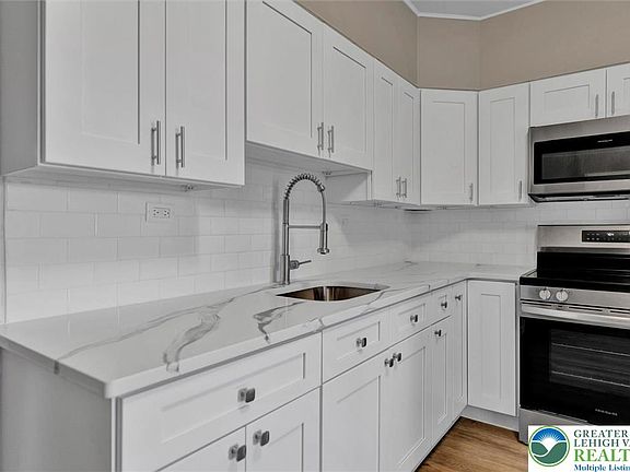 5th image of 2020 Washington Blvd