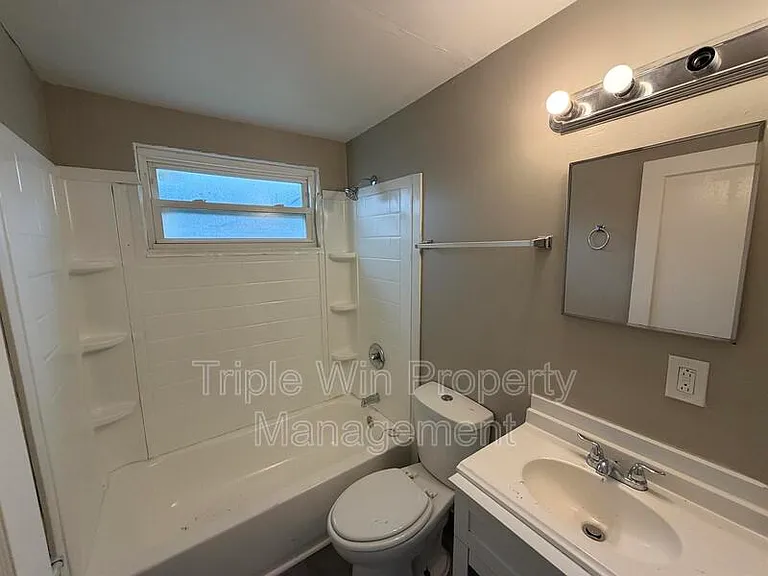 10 Saint Celeste Dr — Photo 12