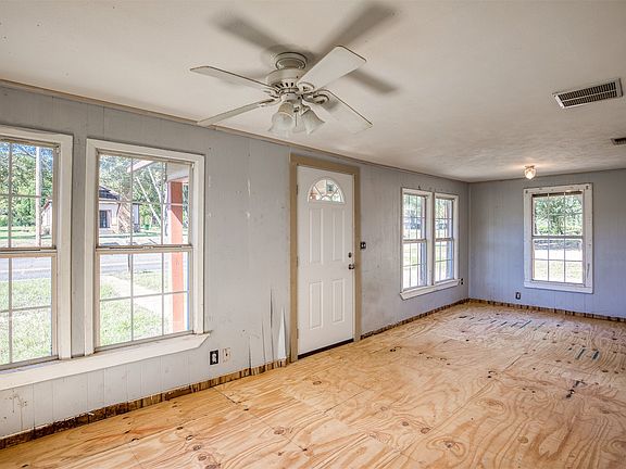 3rd image of 1806 N Link St