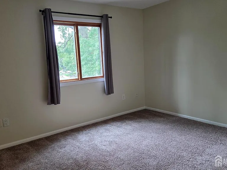 1514 Ravens Crest Dr — Photo 9