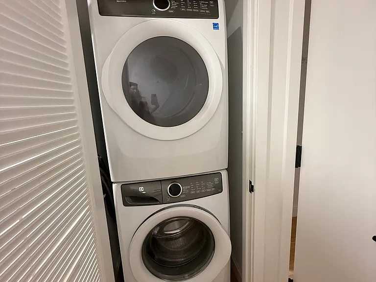 83-84 Gardner St #109L — Photo 10