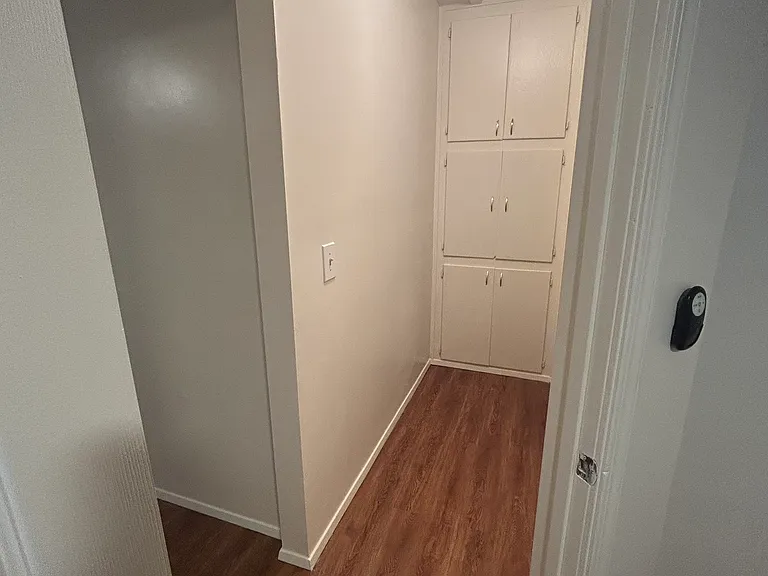212 1/2 E Maple Ave #C — Photo 7