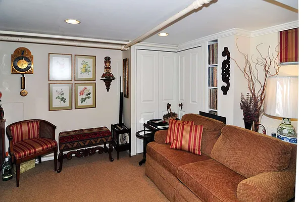 Sold by CENTURY 21 Sunny Gardens Realty, Inc. | media 16